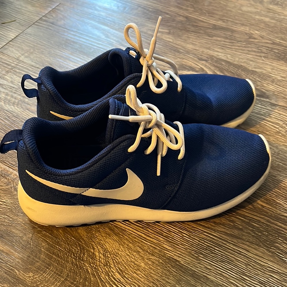 Nike Roshe shoes